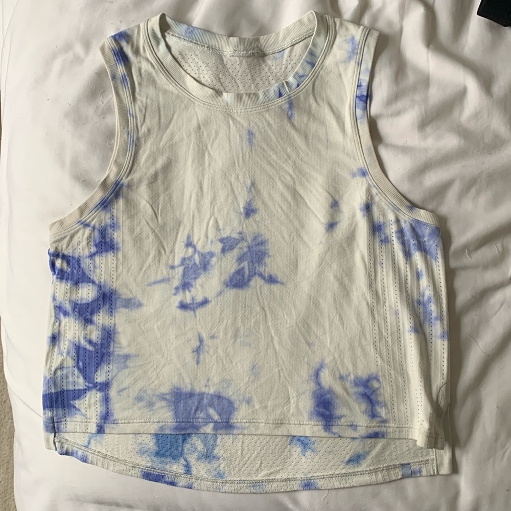 Lululemon tank